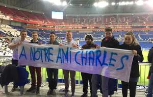 L'hommage à Charles au match de Lyon