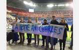 L'hommage à Charles au match de Lyon